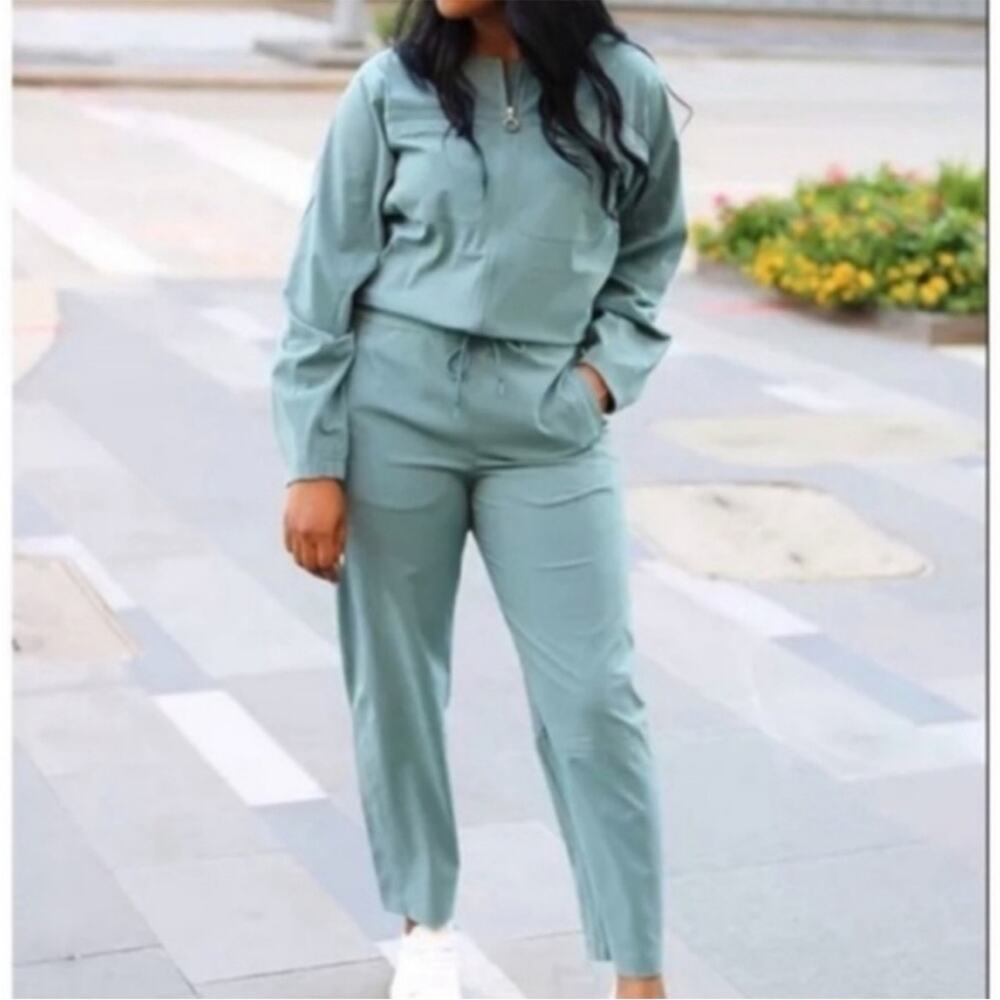 Lululemon Ventlight Zippered Jumpsuit in Tidewater Teal Size 2